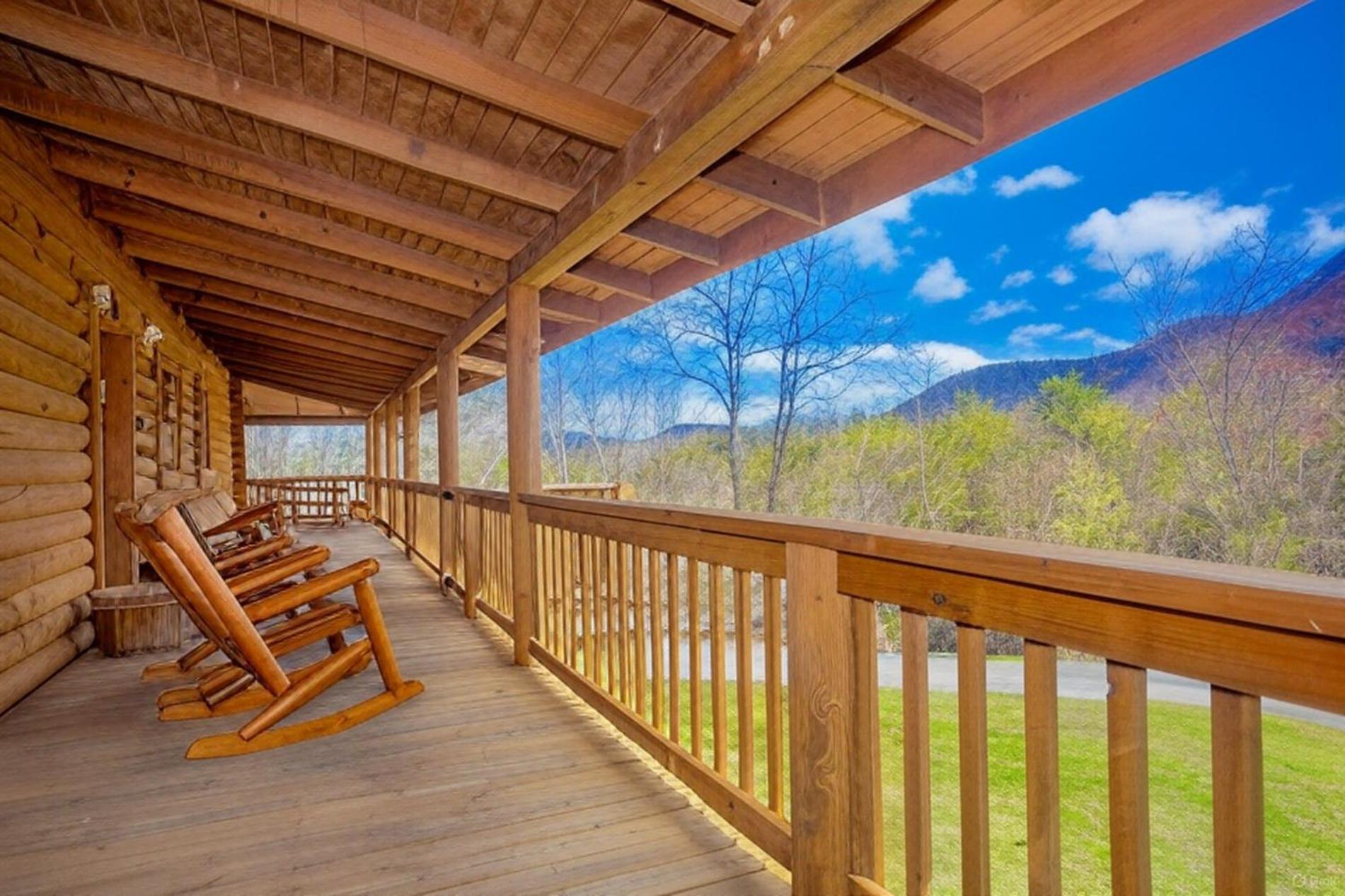 Smoky Bear Lodge With Guest House, Hot Tub, 1089 Free Tickets Each Paid Day, Dollywood And More Сивиървил Екстериор снимка