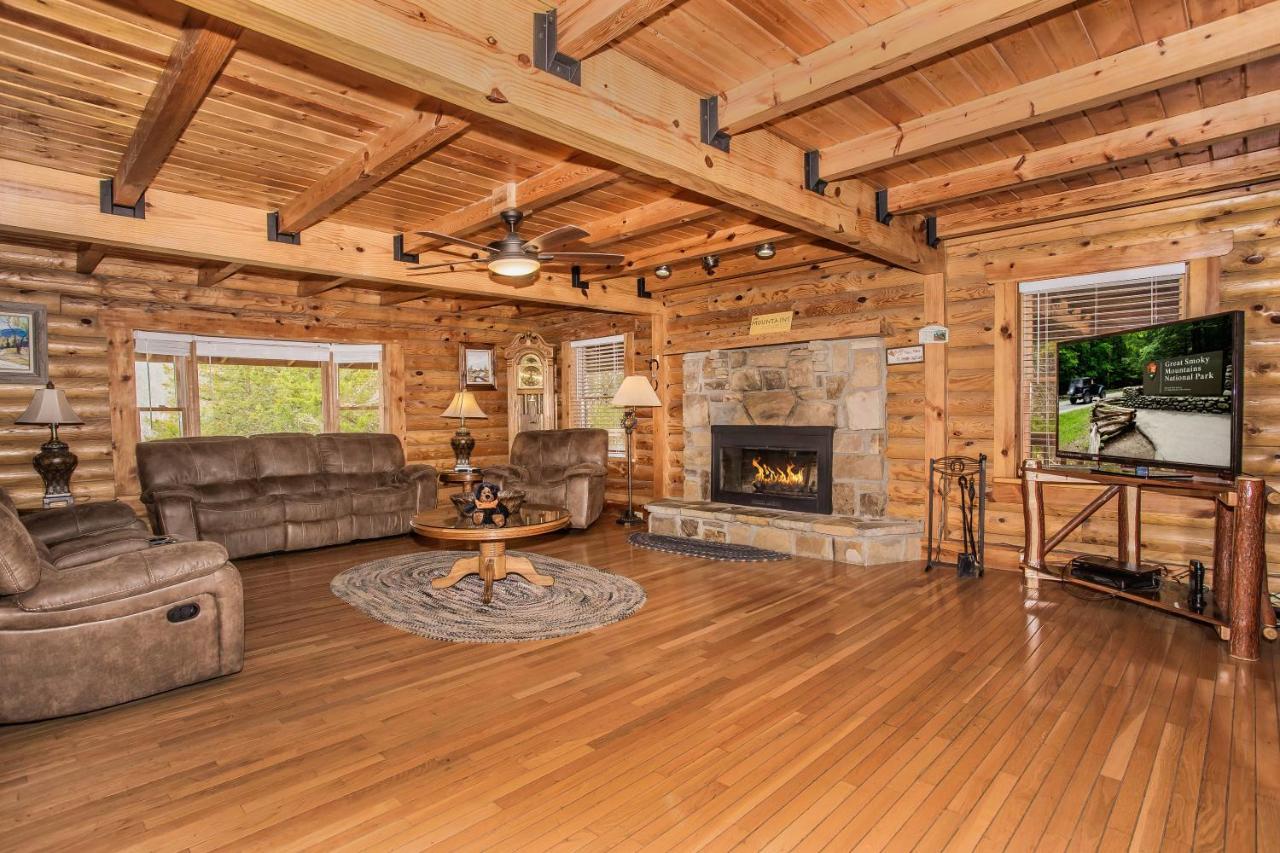 Smoky Bear Lodge With Guest House, Hot Tub, 1089 Free Tickets Each Paid Day, Dollywood And More Сивиървил Екстериор снимка