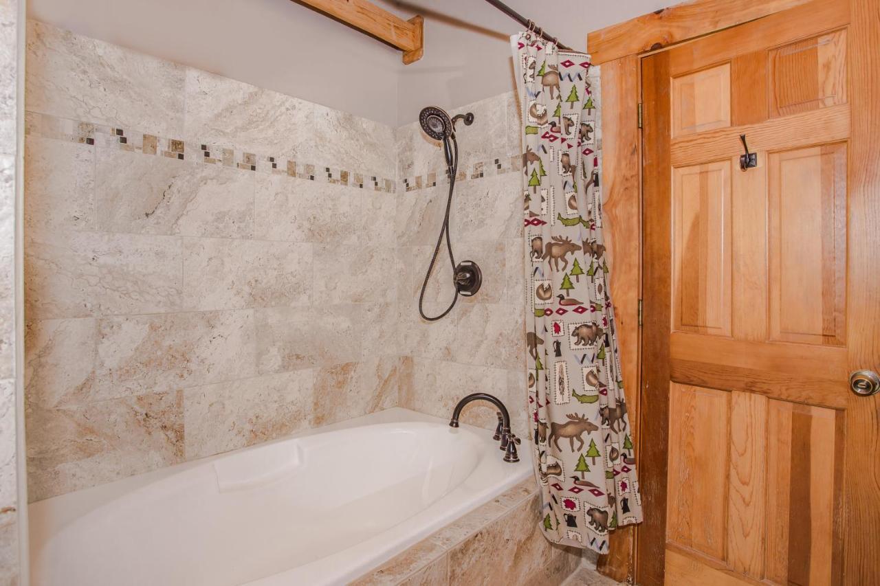 Smoky Bear Lodge With Guest House, Hot Tub, 1089 Free Tickets Each Paid Day, Dollywood And More Сивиървил Екстериор снимка