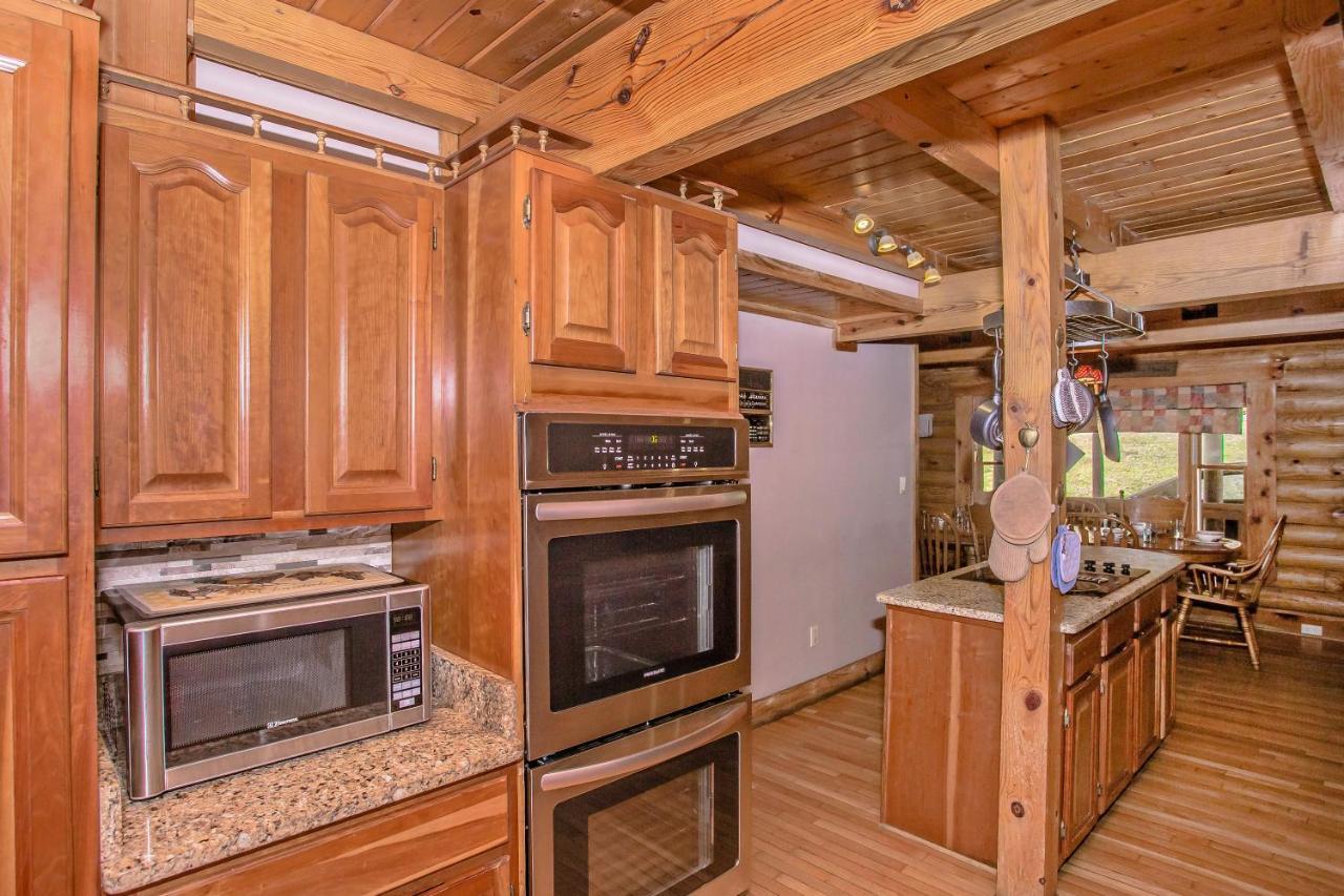 Smoky Bear Lodge With Guest House, Hot Tub, 1089 Free Tickets Each Paid Day, Dollywood And More Сивиървил Екстериор снимка