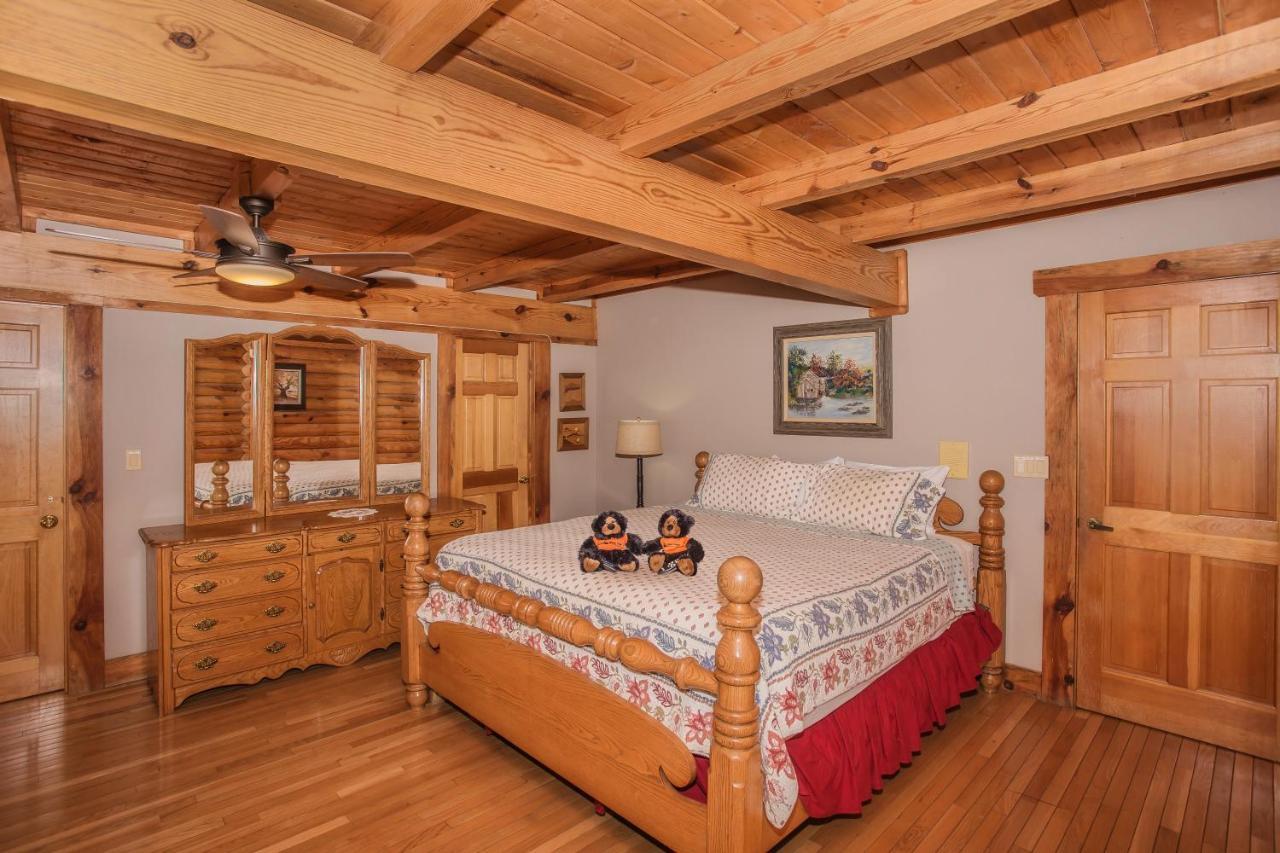 Smoky Bear Lodge With Guest House, Hot Tub, 1089 Free Tickets Each Paid Day, Dollywood And More Сивиървил Екстериор снимка