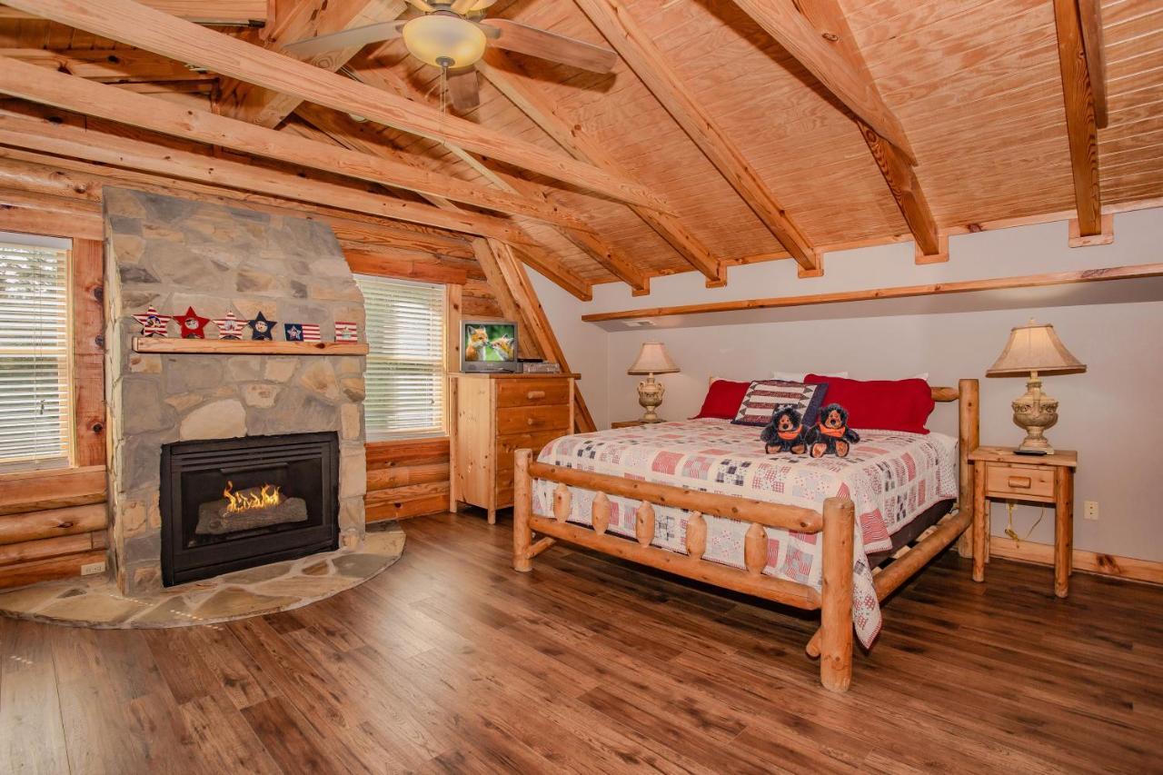 Smoky Bear Lodge With Guest House, Hot Tub, 1089 Free Tickets Each Paid Day, Dollywood And More Сивиървил Екстериор снимка