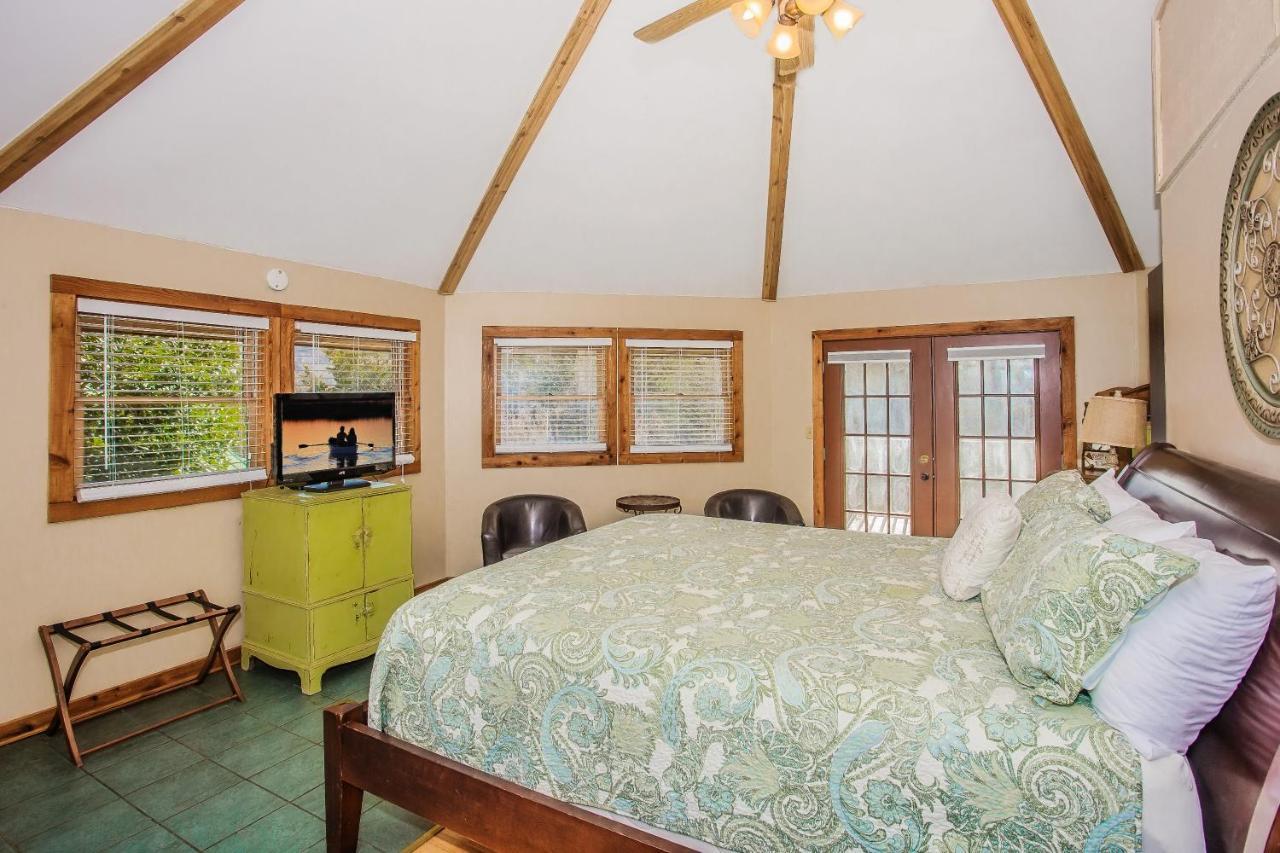Smoky Bear Lodge With Guest House, Hot Tub, 1089 Free Tickets Each Paid Day, Dollywood And More Сивиървил Екстериор снимка